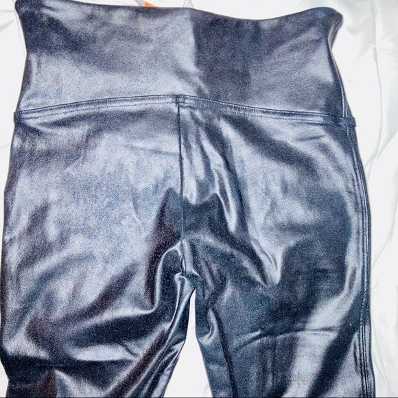 Spanx Faux leather leggings size M - Picture 8 of 9